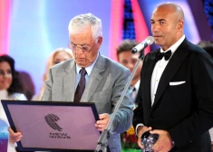 Raimonds Pauls un Igors Krutojs konkursa "Jaunais vilnis 2011" jauno izpildītāju apbalvošanas ceremonijā.