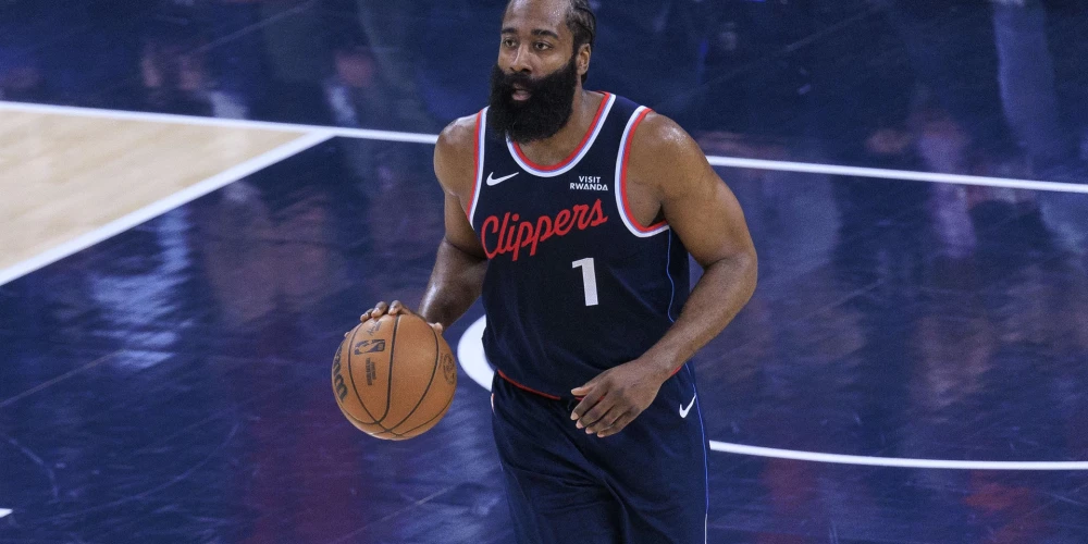 Lai Džeimss Hārdens noķertu astotajā vietā esošo Viltu Čemberlenu nepieciešami vēl 2805 punkti. 