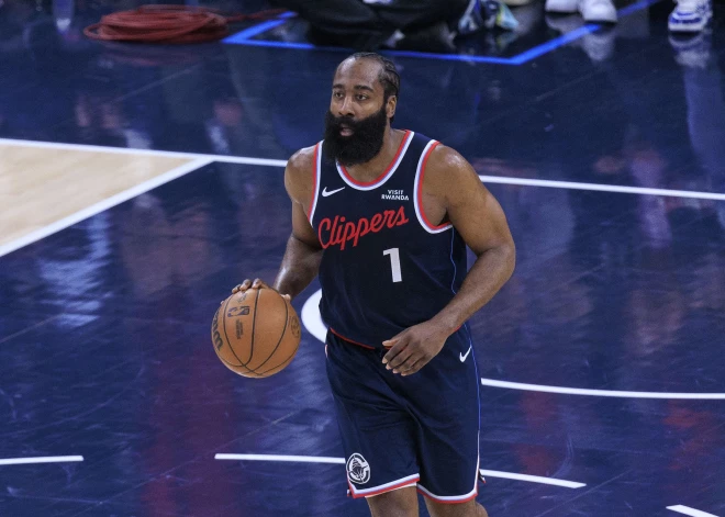Džeimss Hārdens pakāpjas uz devīto vietu visu laiku rezultatīvāko NBA spēlētāju sarakstā
