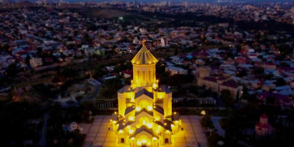 Bez apdrošināšanas ceļotājs var arī tikt neielaists valstī, un viņam var tikt piemērots 100 eiro liels naudassods.