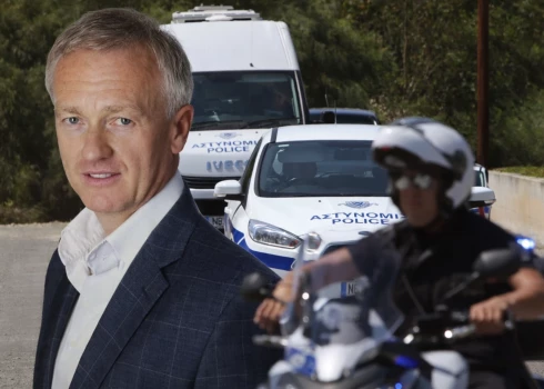 Kipras policija turpina pazudušā Krievijas oligarha meklējumus.
