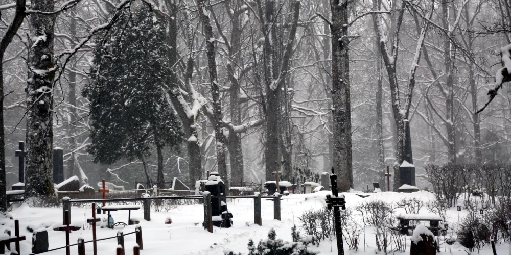 На кладбищах хотят выделить места для развеивания праха.