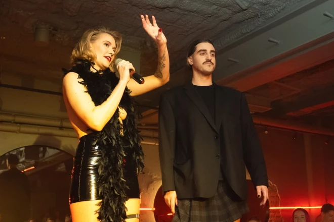 Клуб Skapis, позиционировался как инклюзивное пространство, ориентированное на квир-сообщество.