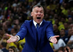 Šarūns Jasikēvičs turkiem iet pie sirds, vēl trīs gadus trenēs Artūra Žagara pārstāvēto "Fenerbahce"