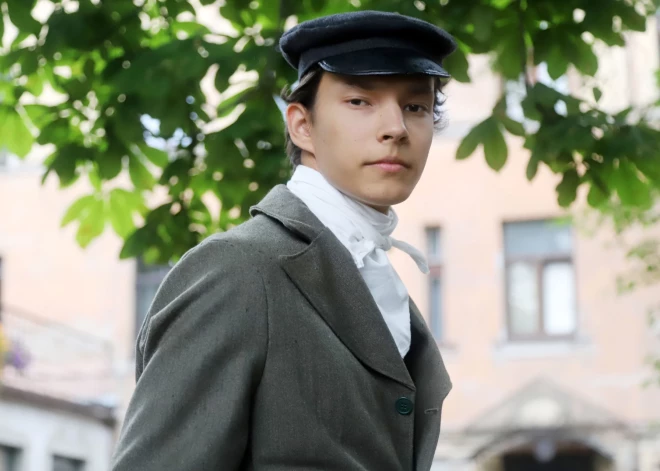 Jaunais latviešu šuvējs Alisters iekaro Eiropu! Vācu mediju sajūsmina viņa unikālais stils