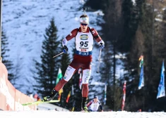 Desmit sekundes līdz bronzai. Biatlonists Lozbers IBU junioru kausa sprintā Madonā starp labākajiem