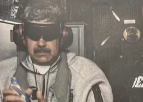 Līdz brīdim, kad Tramps publicēja īstu fotogrāfiju, kurā Maduro redzams ar aizsietām acīm, rokudzelžos un pelēkā sporta tērpā uz karakuģa klāja, viltotie attēli ar ASV Narkotiku apkarošanas pārvaldes aģentiem jau bija kļuvuši ļoti populāri. Saskaņā ar faktu pārbaudes vietnes “NewsGuard” datiem, mākslīgā intelekta radītās fotogrāfijas platformās “X”, “Instagram”, “Facebook” un “TikTok” ir redzētas un kopīgotas miljoniem reižu.