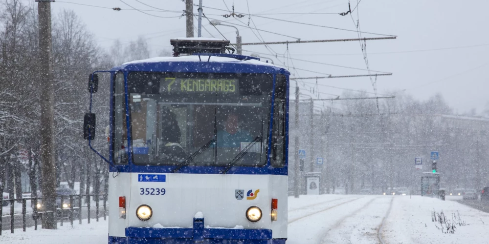 Sabiedriskais transports Rīgā kursēs pēc darba dienu grafika.