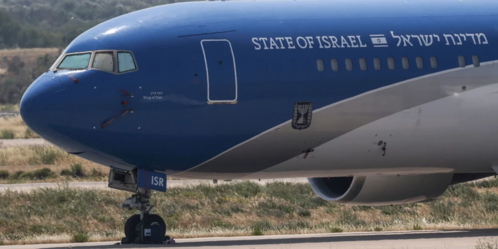 Izraēlas valsts lidmašīna "Wing of Zion" (foto: Scanpix / Reuters)