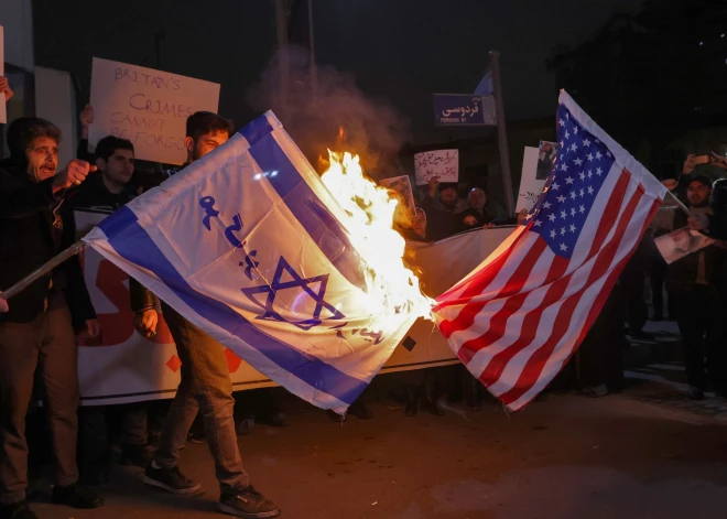 Reaģējot uz spriedzi Irānā, ASV evakuē savus militāros spēkus no Kataras