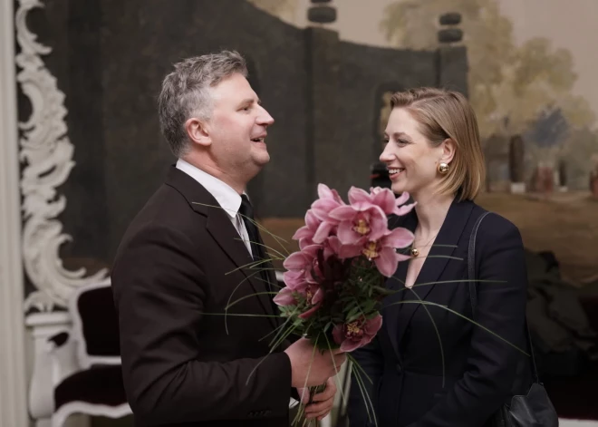 Filma meklē atbildes uz jautājumu - vai ar zinātni, jaunajām tehnoloģijām un nāves bailēm pietiek, lai pagarinātu cilvēka dzīvi vai pat padarītu to mūžīgu.