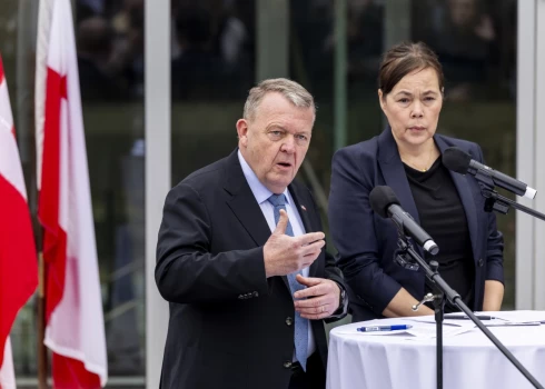 Dānijas ārlietu ministrs Larss Loke Rasmusens un Grenlandes ārlietu ministre Viviana Mocfelta paziņojusi, ka Dānijai un ASV joprojām ir fundamentālas domstarpības Grenlandes jautājumā. 