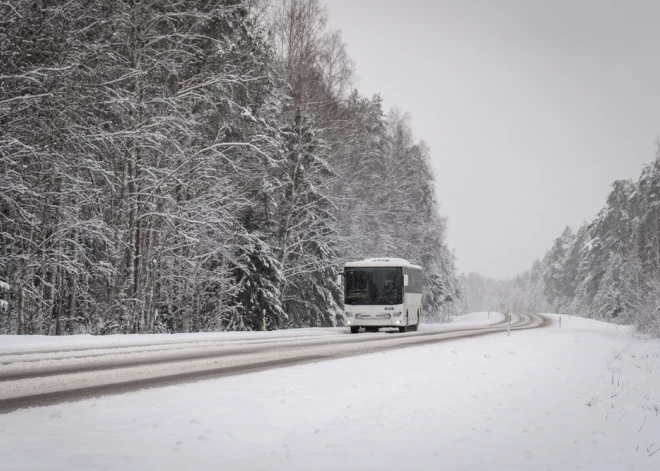 No šodienas par braucienu vilcienā un autobusā jāmaksā vairāk