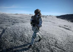 Eiropa "rāda zobus": pēc Trampa draudiem Francija sūta karavīrus uz Grenlandi