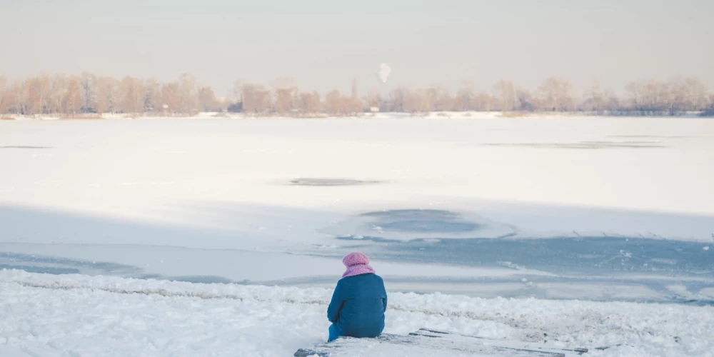 Pēc Ziemassvētkiem iestājas ikdiena, ārā ir tumšs un auksts, bet sociālo tīklu bezgalīgā ritināšana nereti kļūst par ikvakara ieradumu.