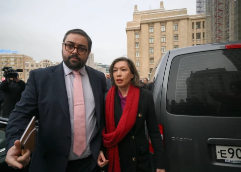 Krievijas Ārlietu ministrija izsaukusi Lielbritānijas pilnvaroto lietvedi Danaju Dolakiju, lai izteiktu protestu.