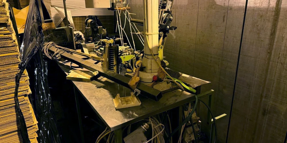 Latgalē atklāj nelegālu cigarešu ražotni.