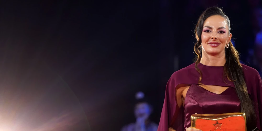 Anastasija Samoilova kopā ar pārinieci Tīnu Graudiņu Trīs Zvaigžņu ceremonijā tika atzītas arī par aizvadītā gada labāko mazo komandu Latvijas sportā.