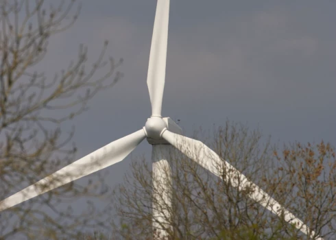 Projekta ietvaros tiks izbūvētas 10 vēja turbīnas.