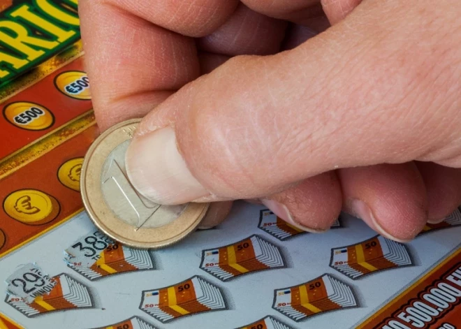 Лег спать, не дочистив лотерейный билет: как инженер из Риги едва не проспал свои 150 000 евро