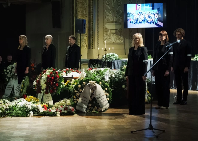 Atvadas no Uļjanas Semjonovas