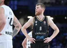 Dāvis Bertāns gūst deviņus punktus, "Dubai" piekāpjas "Virtus" Eirolīgas mačā