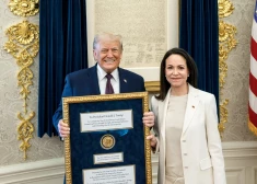 Трамп все же получил Нобелевскую премию мира - в подарок