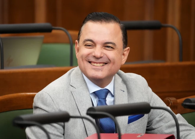 У кого из министров самый большой аппарат: у Хосама Абу Мери целых 20, а у Рихарда Козловскиса - всего 3 человека