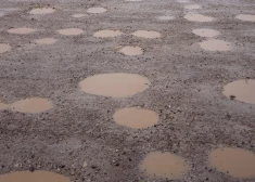 Iedzīvotāji sūdzas par katastrofālo autoceļu uz Muldakmeni