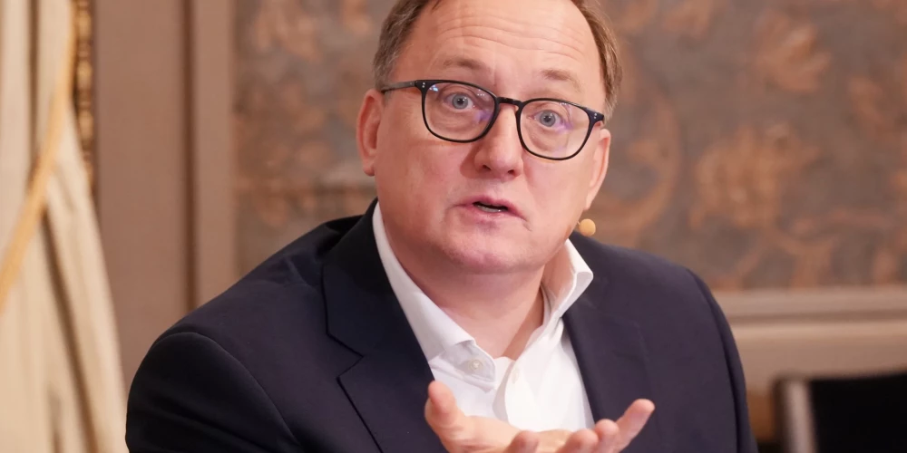 Latvijai iespēja stiprināt ietekmi eirozonā — Kazāku virza ECB vadībai.