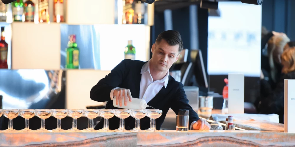 Только что завершился очередной год составления косметического топа журналов Pastaiga и Jauns OK. В нем традиционно собраны лучшие и самые ценные новинки прошедшего года, а также протестированы и оценены инновационные бьюти-процедуры. 