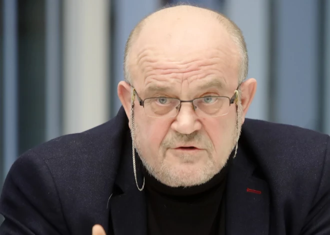 Apgabaltiesa eksdeputātam Jānim Ādamsonam par spiegošanu Krievijas labā piespriež vairāk nekā 8 gadus cietumā