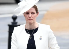 Эта женщина с 2014 года рядом с Джорджем, Шарлоттой и Луи: как устроена работа королевской няни