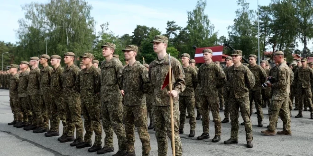 Служба государственной обороны привлекает рекордное число молодых людей.