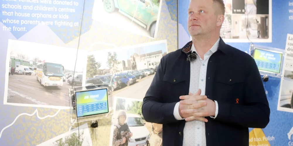 "Tviterkonvoja" rašanās izstādes atklāšana