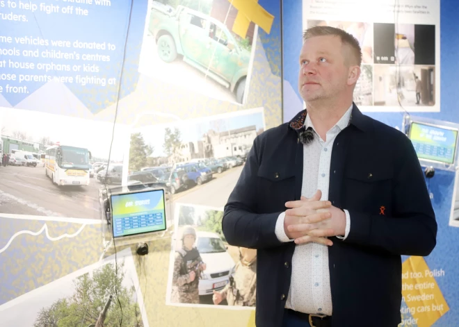 "Tviterkonvoja" rašanās izstādes atklāšana