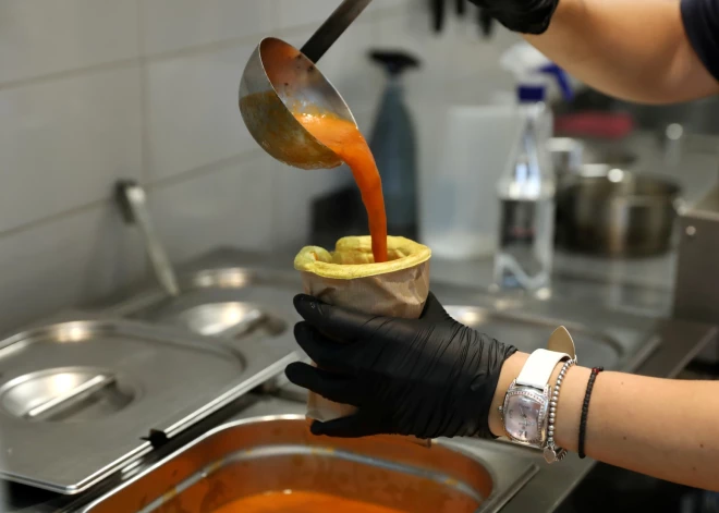 Kas patiesībā slēpjas aiz "īpašā piedāvājuma"? Pieci ēdieni, kurus profesionāli pavāri nekad nepasūta restorānā