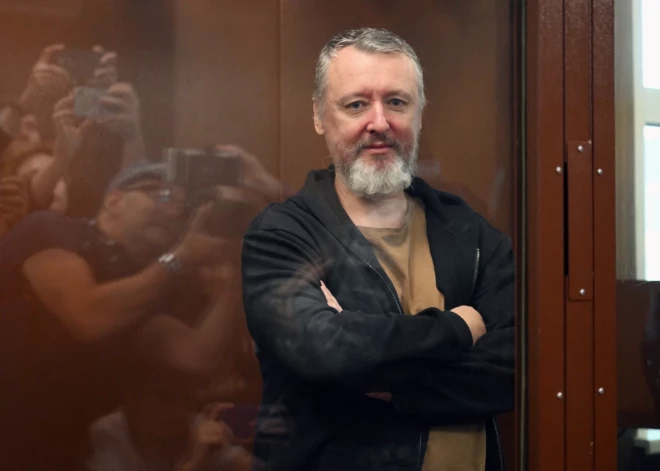 Strelkovs paredz Krievijai grūtu 2026. gadu: "Gadiņš būs tāds, ka maz neliksies!"