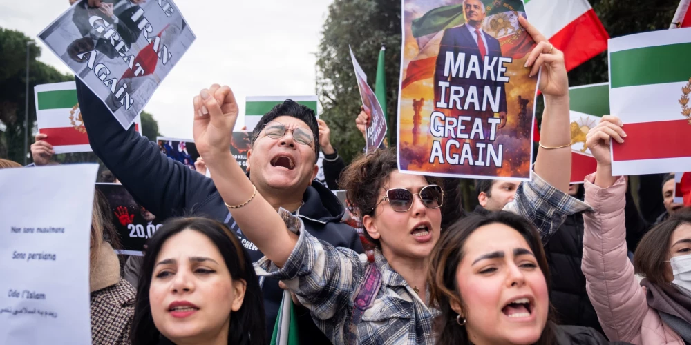 Protestēta akcija Romā pret Irānā notiekošajiem nemieriem.