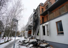 Bērnu slimnīcā ārstējas viens bērns, kas cietis baisajā ugunsgrēkā Ķekavas pagasta Krustkalnos