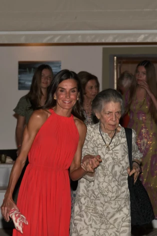 Karaliene Letīcija ar vīramātes māsu princesi Irēni 2023. gadā.