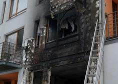 Подробности трагедии в Кекавском крае: в пожаре погибли 3-летняя девочка и ее 13-летний брат