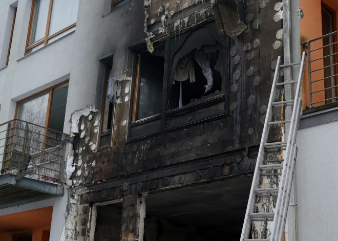 Подробности трагедии в Кекавском крае: в пожаре погибли 3-летняя девочка и ее 13-летний брат