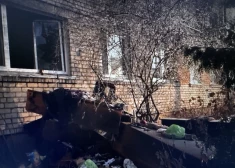 Ночной пожар в Агенскалнсе: 17 человек выводили из дома в спасательных масках