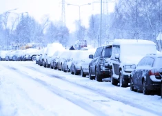 Kurzemē un Zemgalē apgrūtināti braukšanas apstākļi