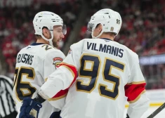 Pirmo reizi NHL vēsturē vienā vārtu guvumā piedalījušies divi Latvijas hokejisti