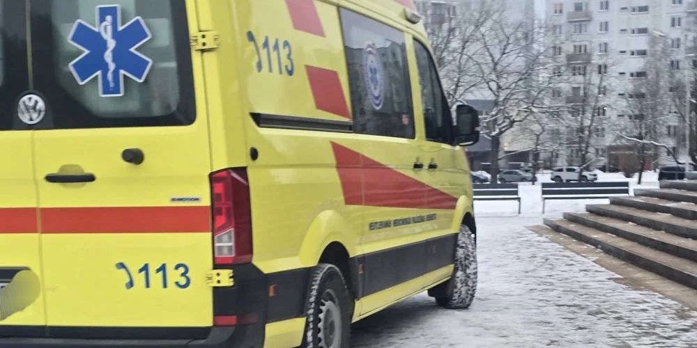 Kādas pirmklasnieces vecāki dalījušies ar šausminošu stāstu par vardarbību, ko skolā piedzīvojusi viņu meita - pirmās klases skolniece.