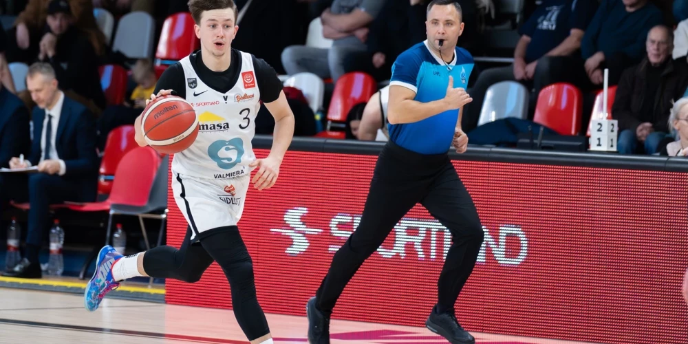 Valmieras komandai izdevās izsist pēdējo četru sezonu kausa īpašnieci (foto: "Valmiera Glass" VIA Basketbols / Facebook)