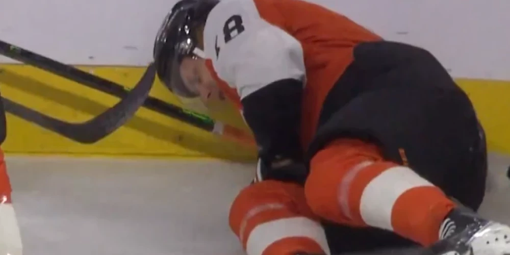 Traumētais Rodrigo Ābols (ekrānuzņēmums no video)