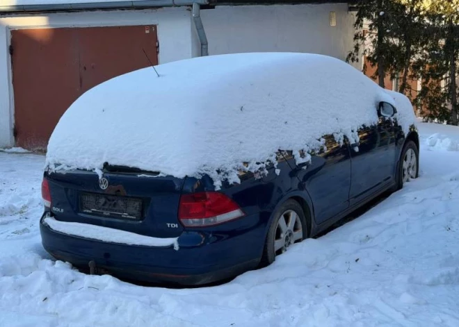Daugavpils pašvaldības policija skaidro, kad tā automašīnas no ielām aizvāks piespiedu kārtā